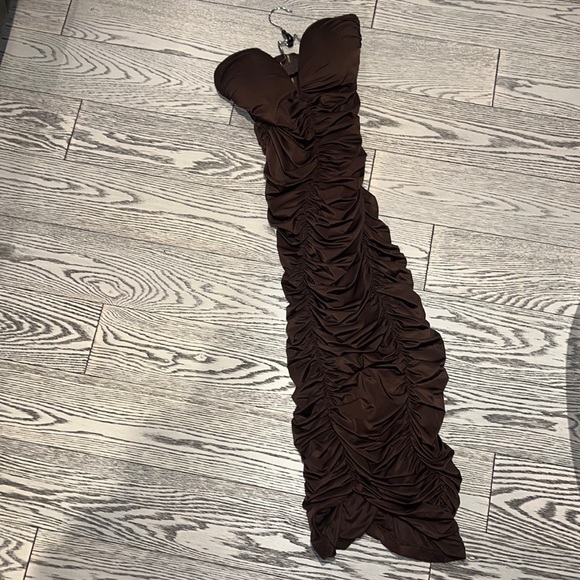 Brown dress tight - Picture 2 of 4